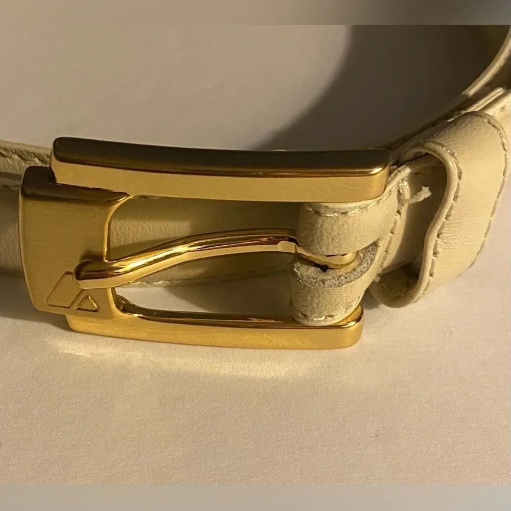 Liz Claiborne belt, Full grain Semi Aniline, Leather, Sz M,Closet staple,Neutral